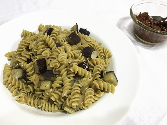 Rotini con berenjena